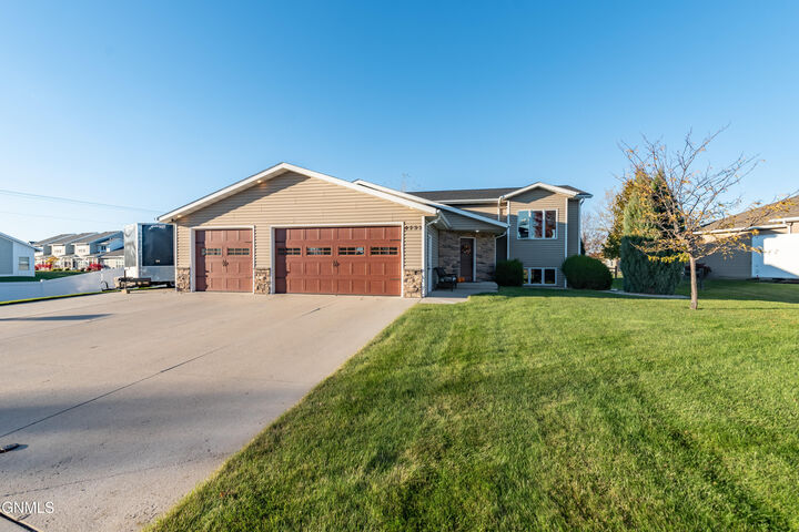 4139 Bayport Place SE  Mandan ND 58554 photo