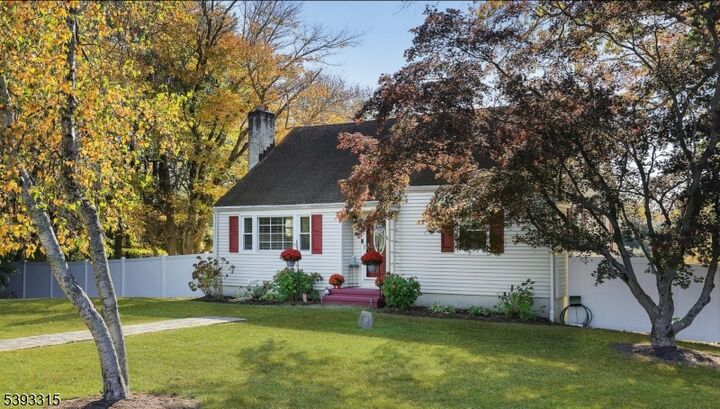 Property Photo:  7 Toad Ln  NJ 08551 