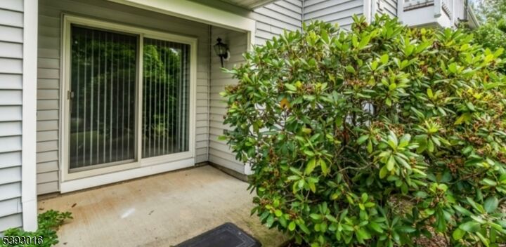 Property Photo:  321 Sparrow Ct  NJ 08887 