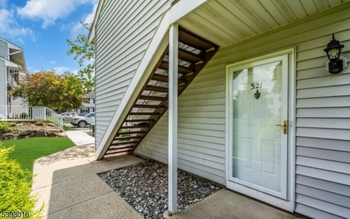 Property Photo:  321 Sparrow Ct  NJ 08887 