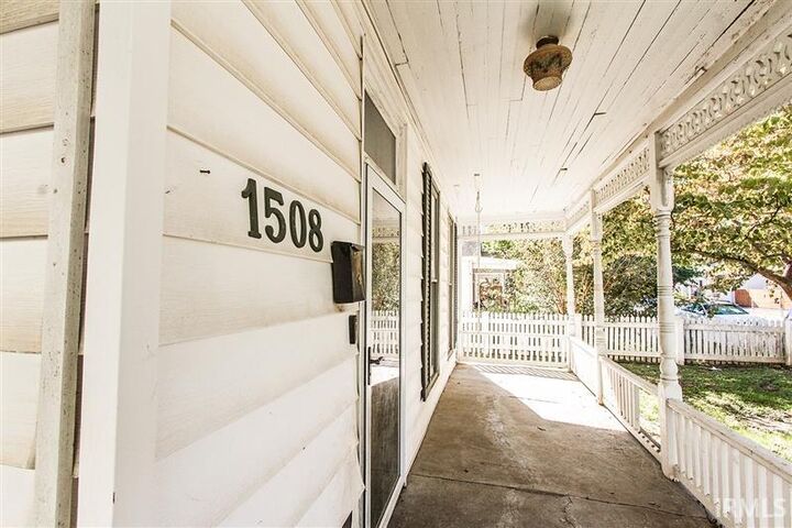 Property Photo:  1508 Cumberland Avenue  IN 47712-4627