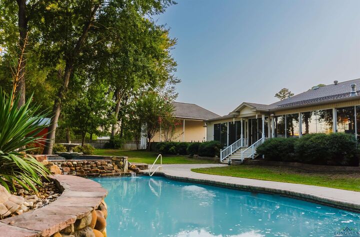 Property Photo: 160 Hollybrook TX 75644