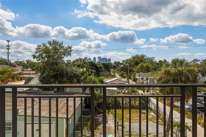 Property Photo:  120 E Gladys Street 4  FL 33602