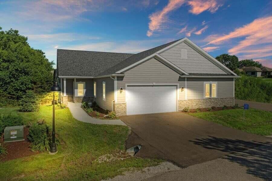 Property Photo:  586 Tindalls  Nest -  WI 53181