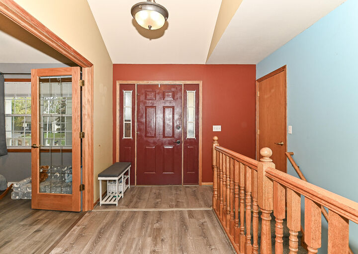 Property Photo:  5810 Finch Ln  WI 53402