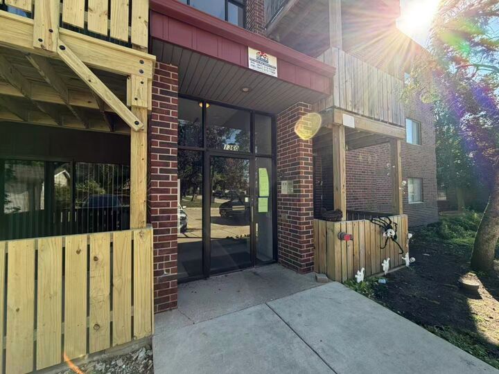 Property Photo:  1360 Brook Street F  IL 60174 