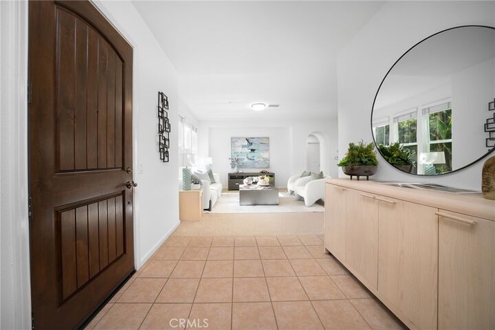 Property Photo:  883 Terrace Lane Way W 1  CA 91765