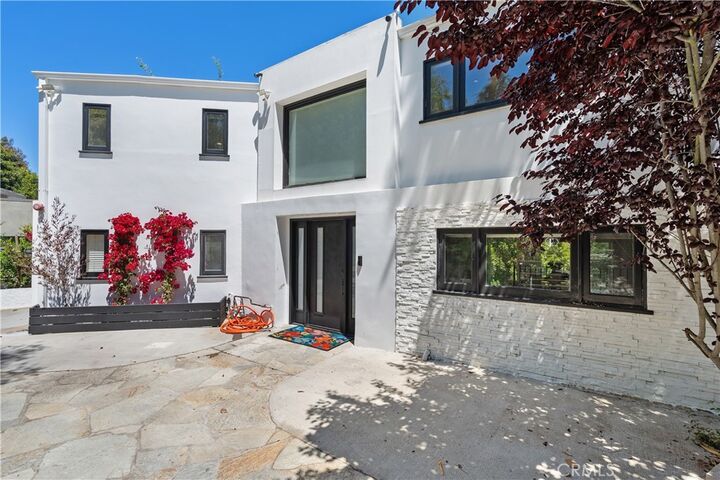 Property Photo:  7670 Woodrow Wilson  CA 90046