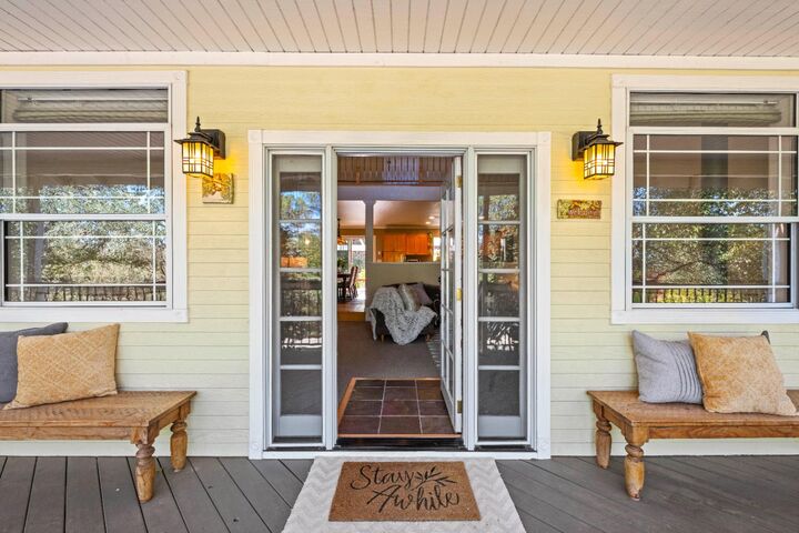 Property Photo:  2000 Oak Knoll Court  CA 95667