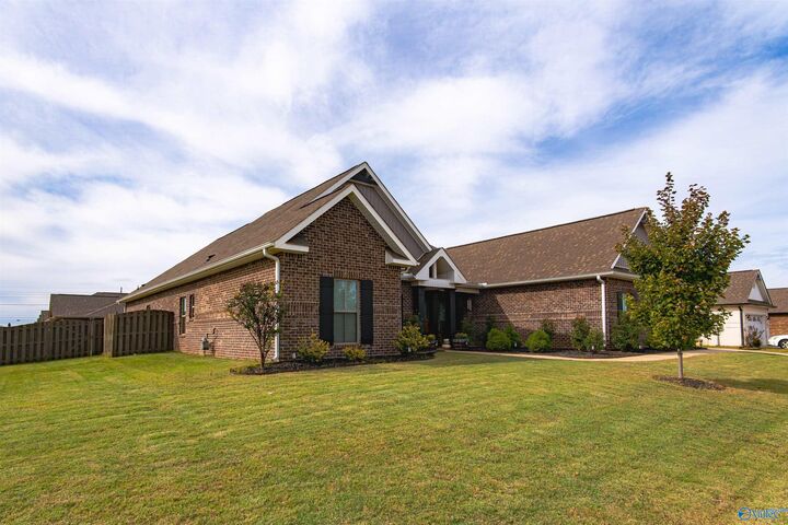 Property Photo: 124 Hudson River Drive AL 35756