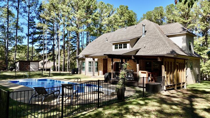 Property Photo:  121 Sturbridge Cove  MS 38857 