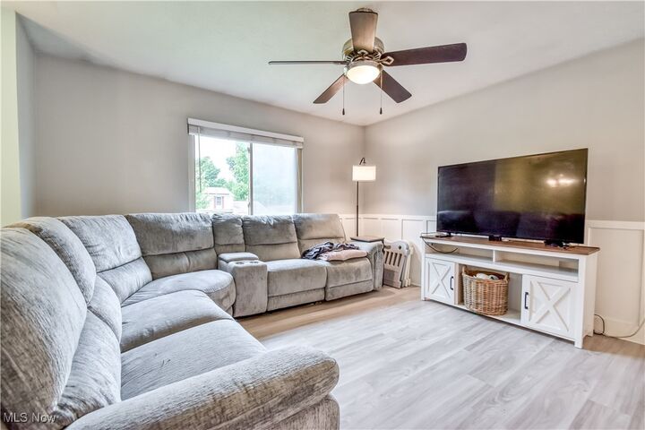 Property Photo:  5817 Fenwood Court  OH 44060 