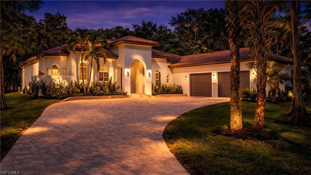 Property Photo: 111 17th St NW FL 34120
