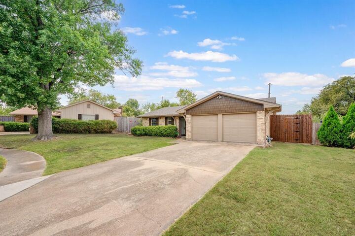 9811 Kingsman Drive  Dallas TX 75228 photo