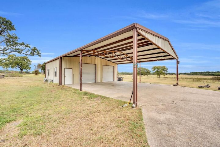 Property Photo:  5708 County Road 605  TX 76028