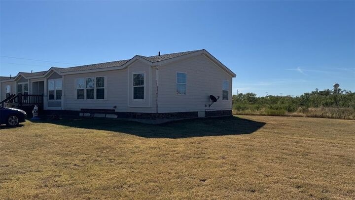 Property Photo:  202 Ave I  TX 79501 
