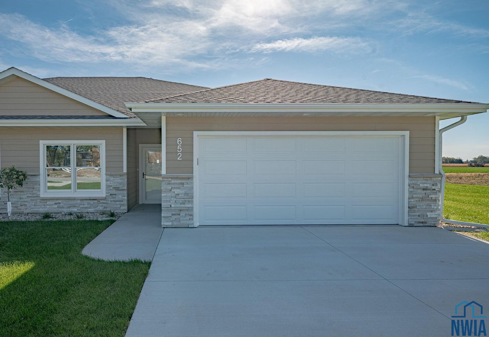 Property Photo:  652 Lik-U-Wanta Drive  NE 68731 