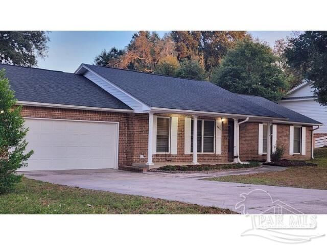 Property Photo:  5814 Roble Loma  FL 32526