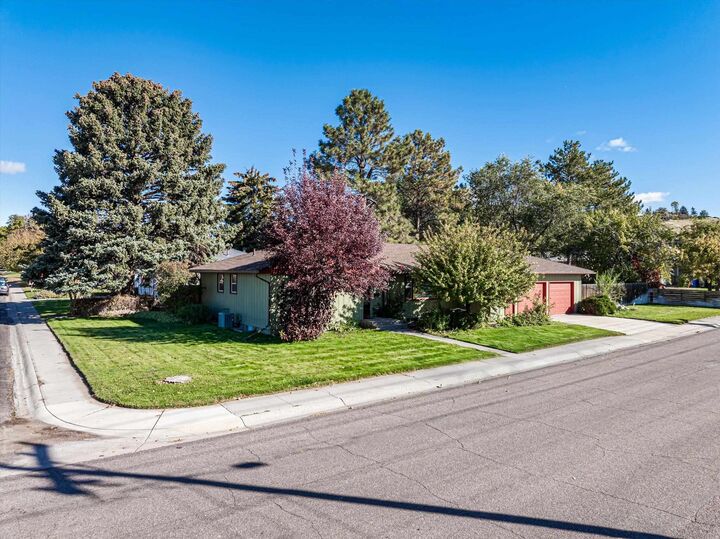 Property Photo:  1110 E Elm  ID 83201