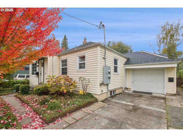 Property Photo:  6443 NE 33rd Ave A  OR 97211