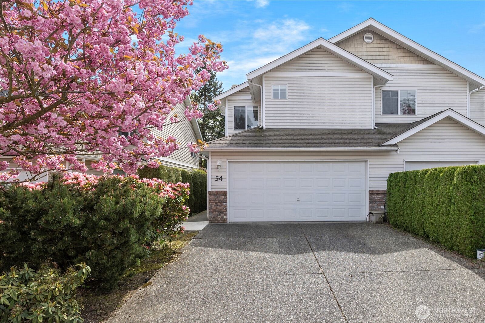 Property Photo:  15414  35th Avenue W 54  WA 98087 