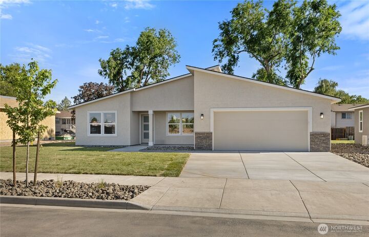 Property Photo:  523  Dorsing Street  WA 98837 
