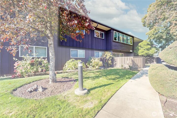 Property Photo:  364  Catherine St. F-7  WA 99362