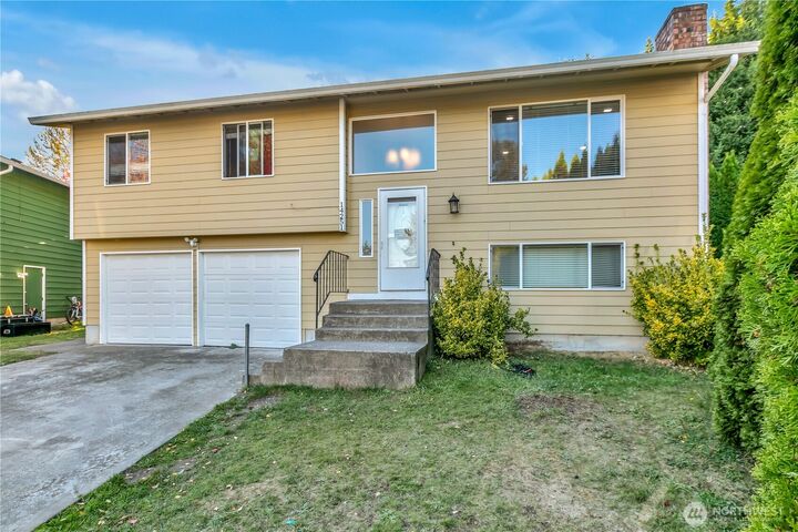 Property Photo:  14251 SE 257th Place  WA 98042
