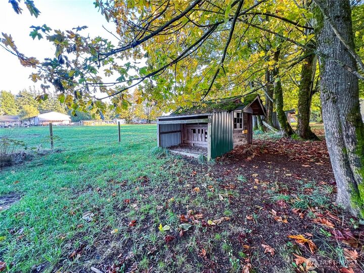 Property Photo: 440 E Wiser Lake Rd, WA 98264