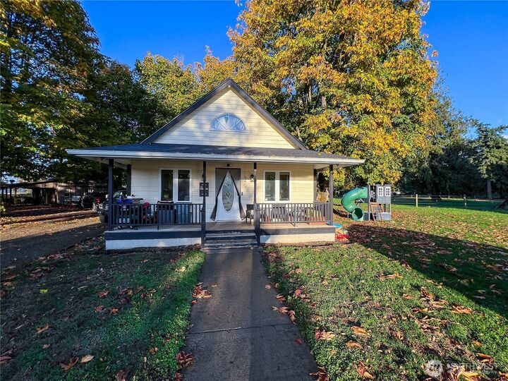 Property Photo:  440 E Wiser Lake Rd,  WA 98264