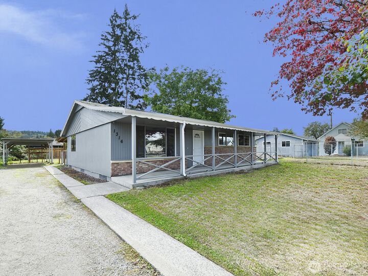 Property Photo:  1316  7th Avenue SE  WA 98372