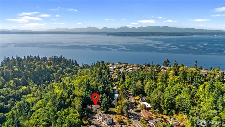 Property Photo:  1061 NW 167th St  WA 98177