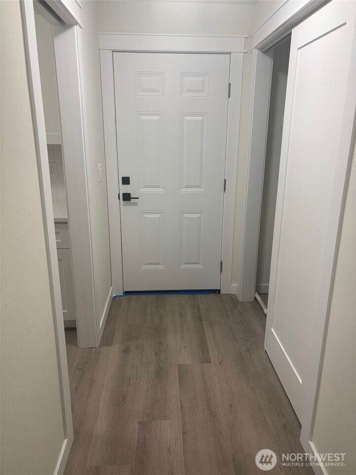 Property Photo:  310 S 11th 204  WA 98274 