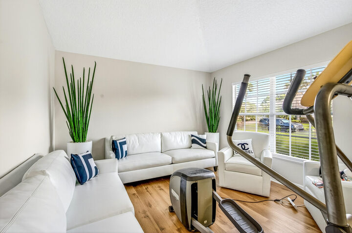 Property Photo:  520 N Valencia Circle SW  FL 32968