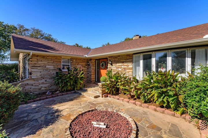 Property Photo:  8020 W Hendryx Ave  KS 67209