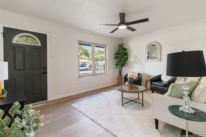 Property Photo: 5435 Greyrock TX 78228