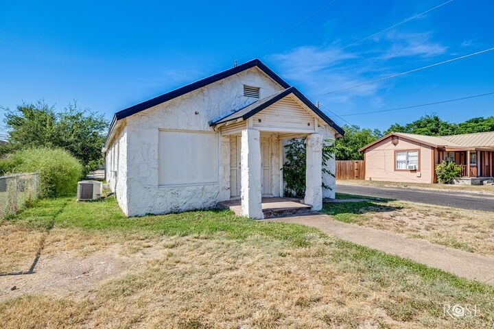 Property Photo:  1201 Koberlin St  TX 76903