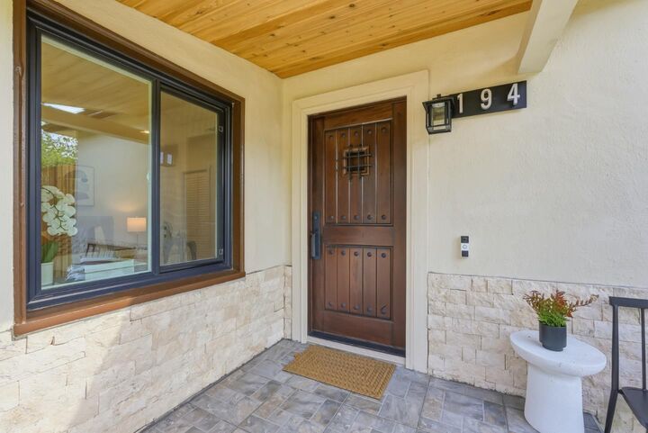 Property Photo:  194 Oak Court  CA 94025