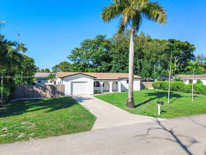 Property Photo:  4871 SW 36th Ct  FL 33023