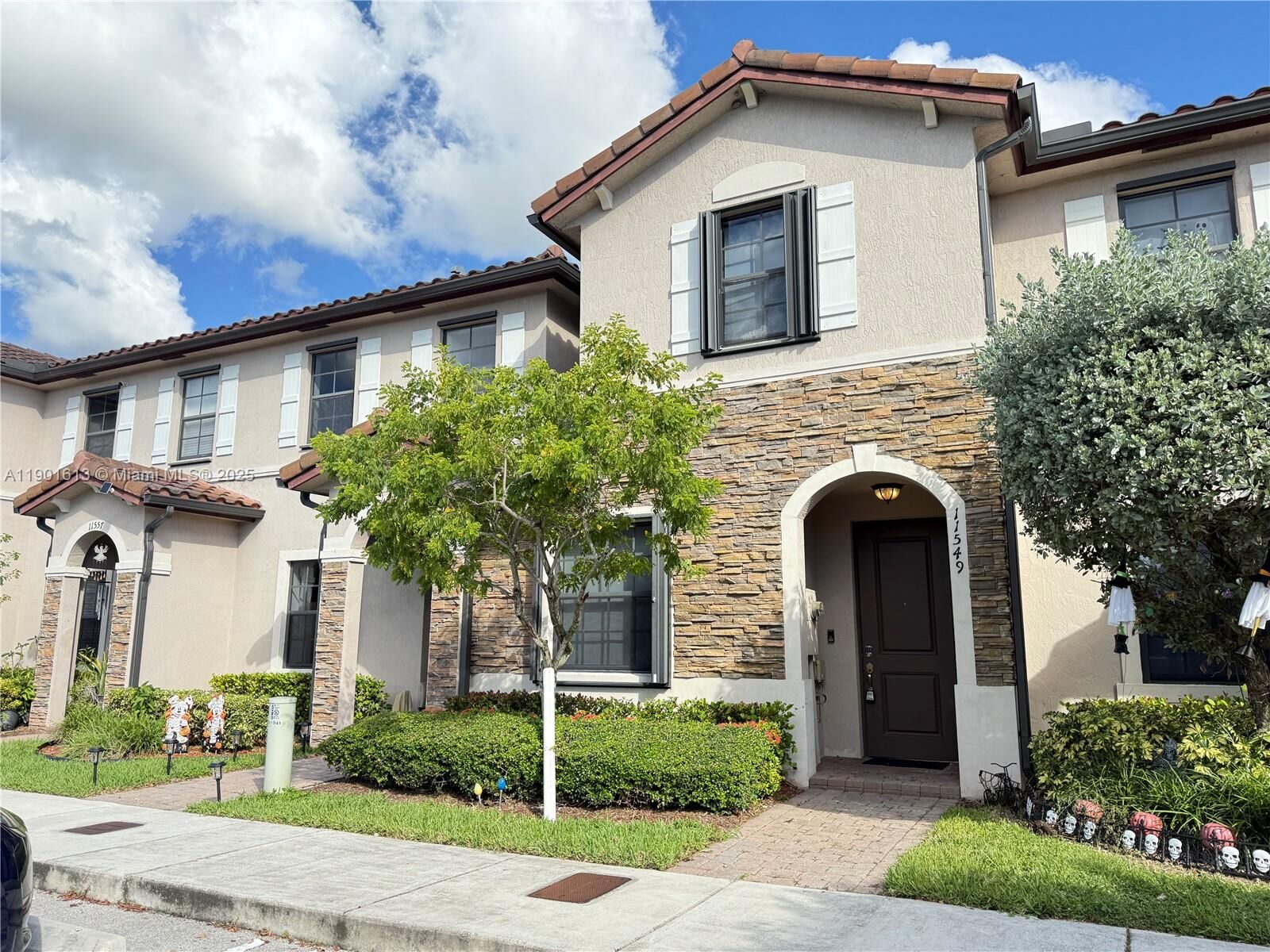 Property Photo:  11549 SW 248th Ter 11549  FL 33032 