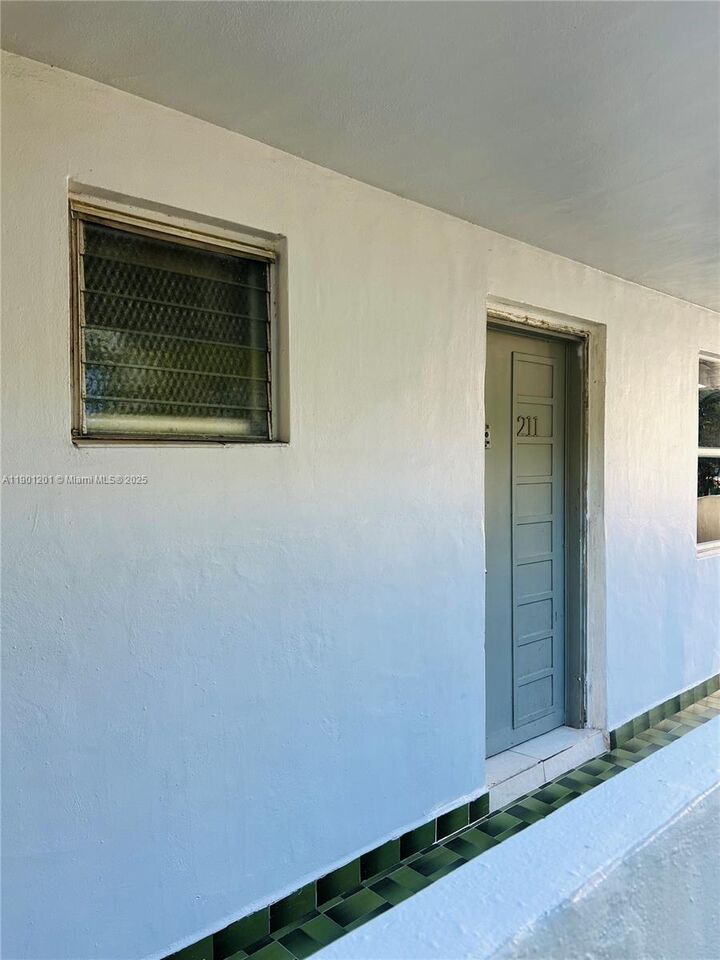 Property Photo:  1351 NE 191st St E211  FL 33179
