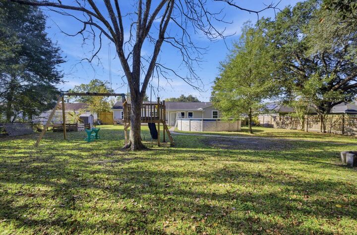 Property Photo:  265 E Darby  TX 77611 