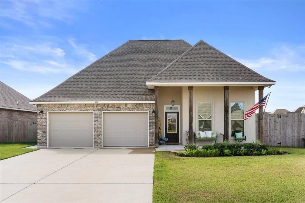 Property Photo:  1811 Poeyfarre Drive  LA 70611 