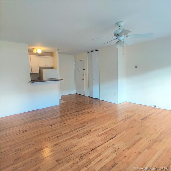 Property Photo: 394 Courtland Avenue 3C CT 06906