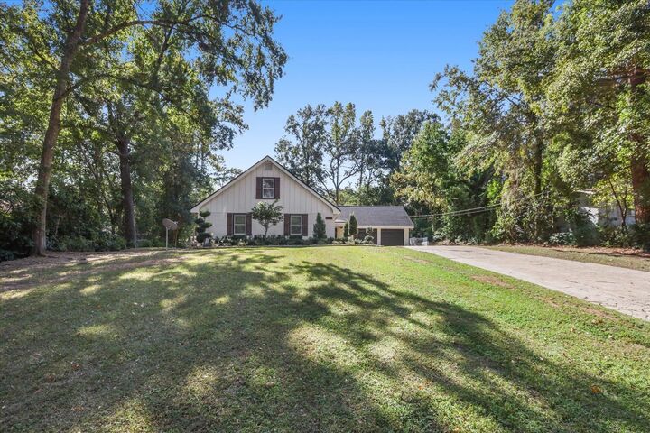 Property Photo:  2243 Trescott Drive  FL 32308-0927