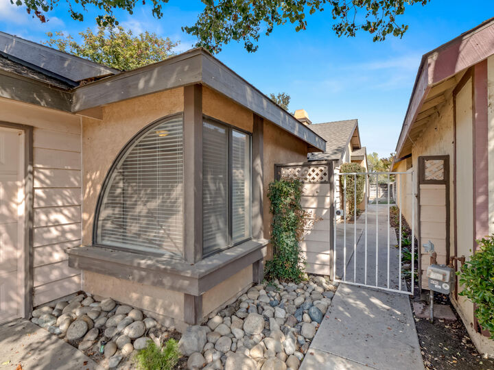 Property Photo:  1730 E Babcock Avenue  CA 93292