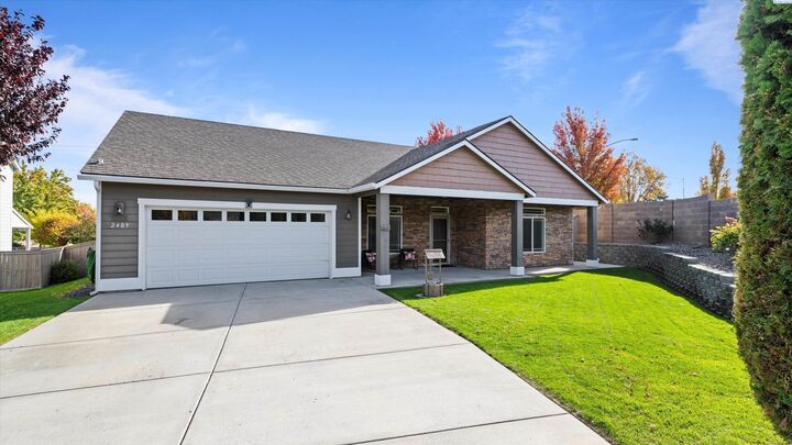 Property Photo:  2409 S Edison St  WA 99338