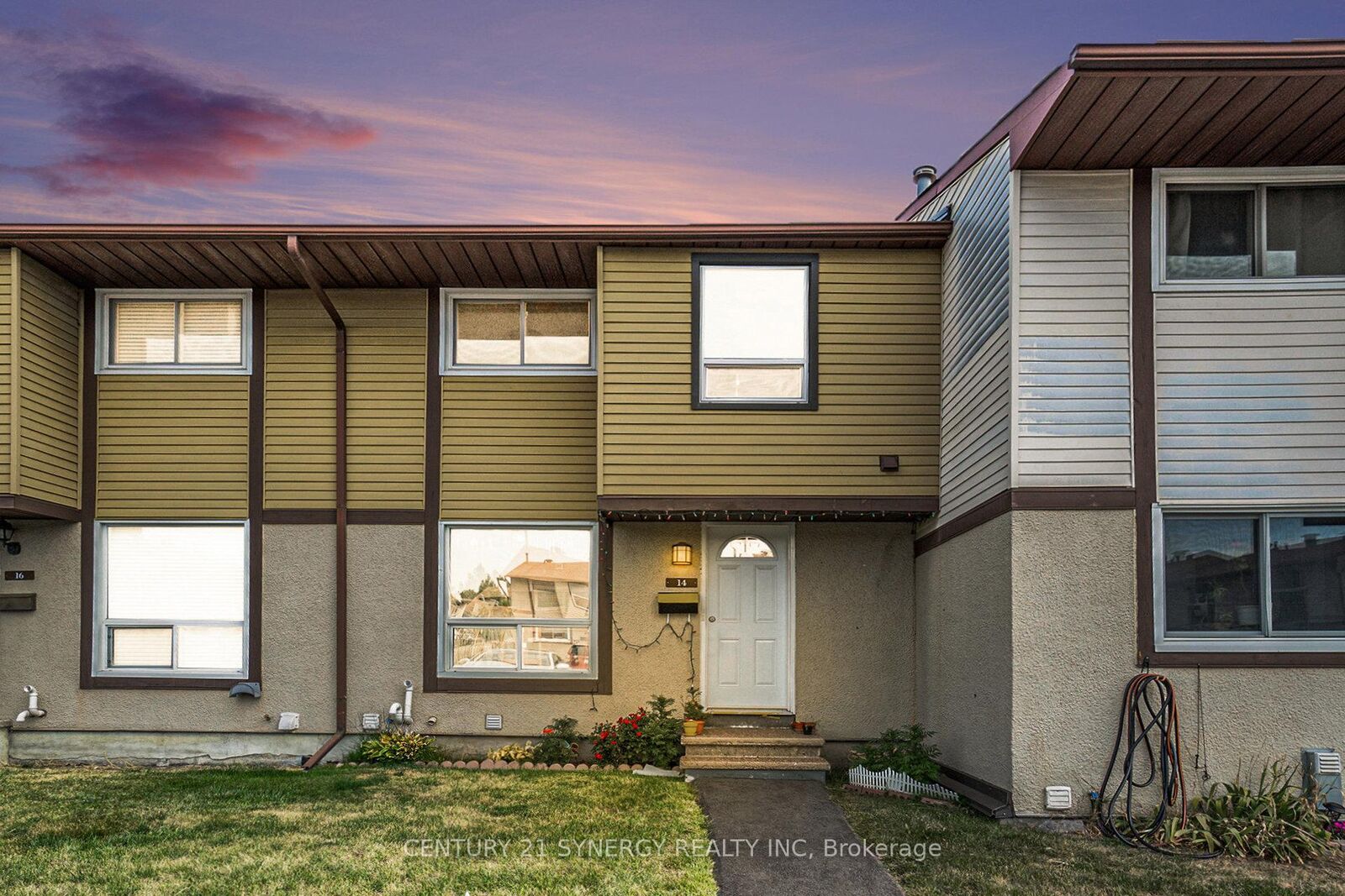 Photo de la propriété:  2570 Southvale Crescent 14  ON K1B 5B7