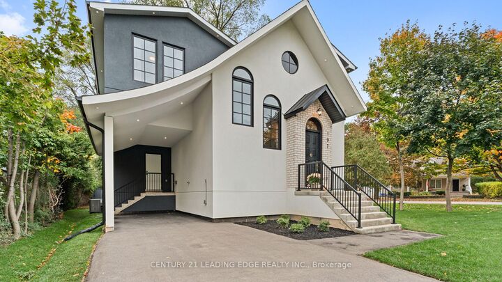 Photo de la propriété:  197 Glen Oak Drive N  ON L6K 2J3