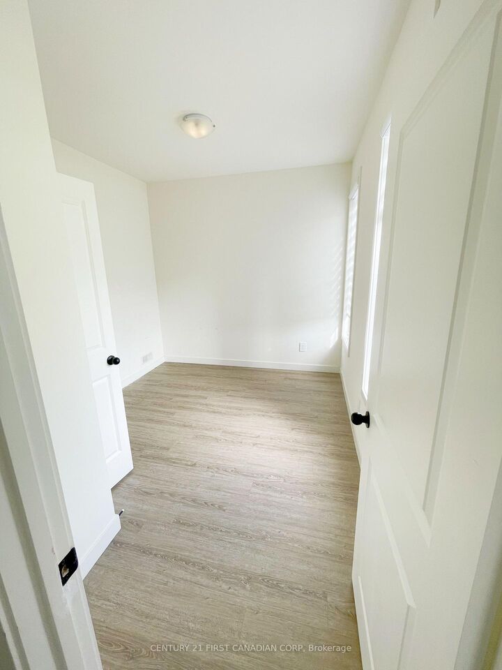 Property Photo:  1781 Henrica Avenue 44  ON N6G 0Y2 